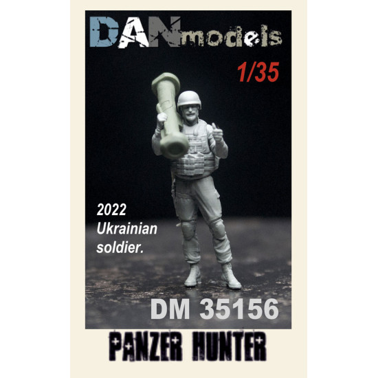 Dan Models 35156 1/35 Ukrainian soldier with Javelin FGM148. Panzer